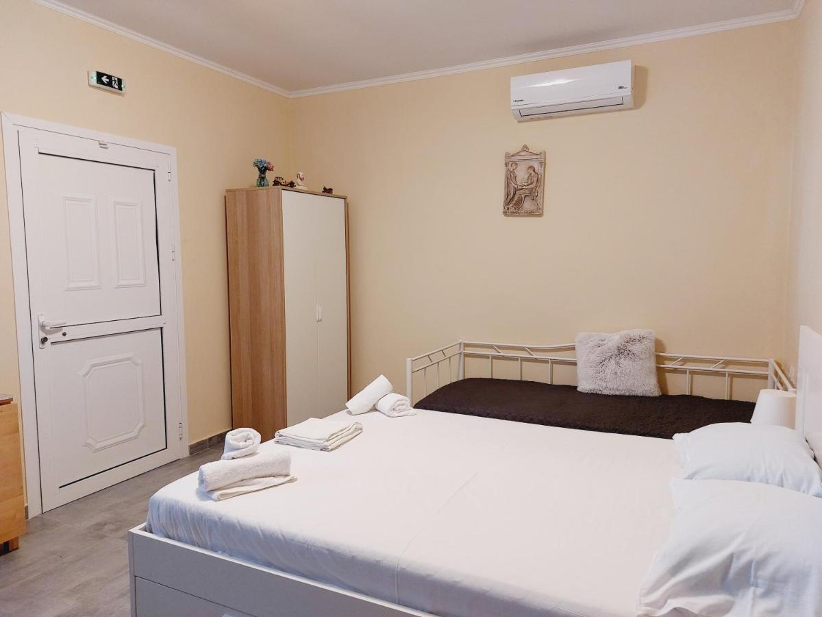 George Studios 1 Ипсос Екстериор снимка